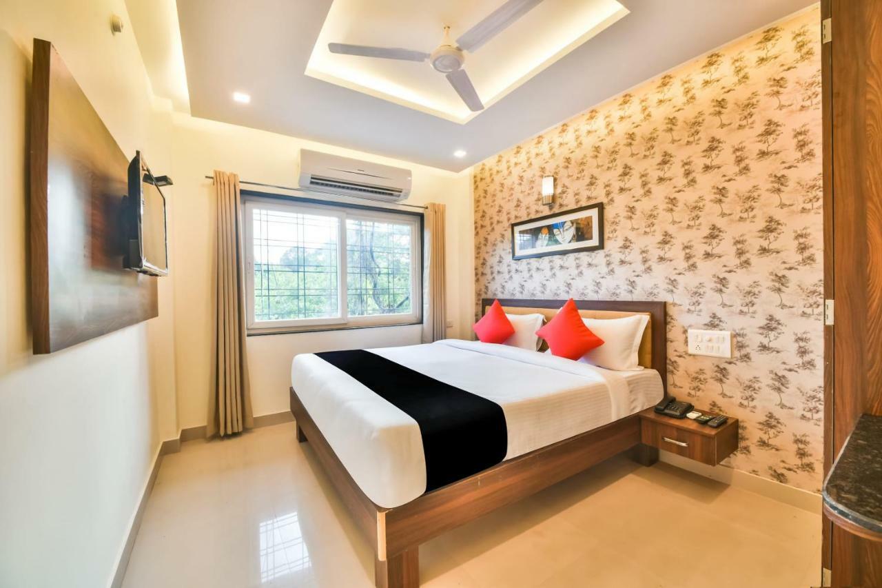 Golden Feather Udaipur Exterior foto