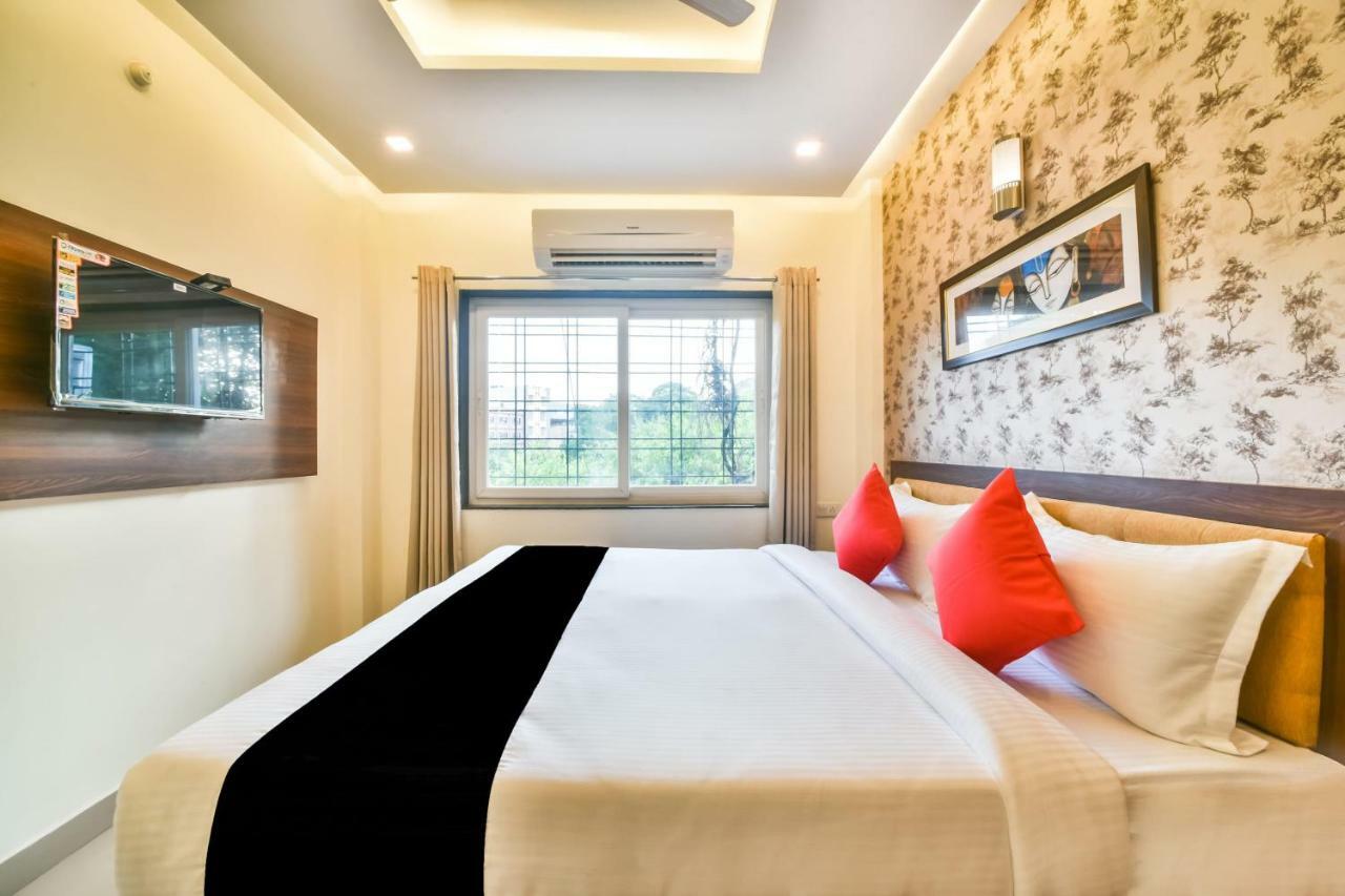 Golden Feather Udaipur Exterior foto