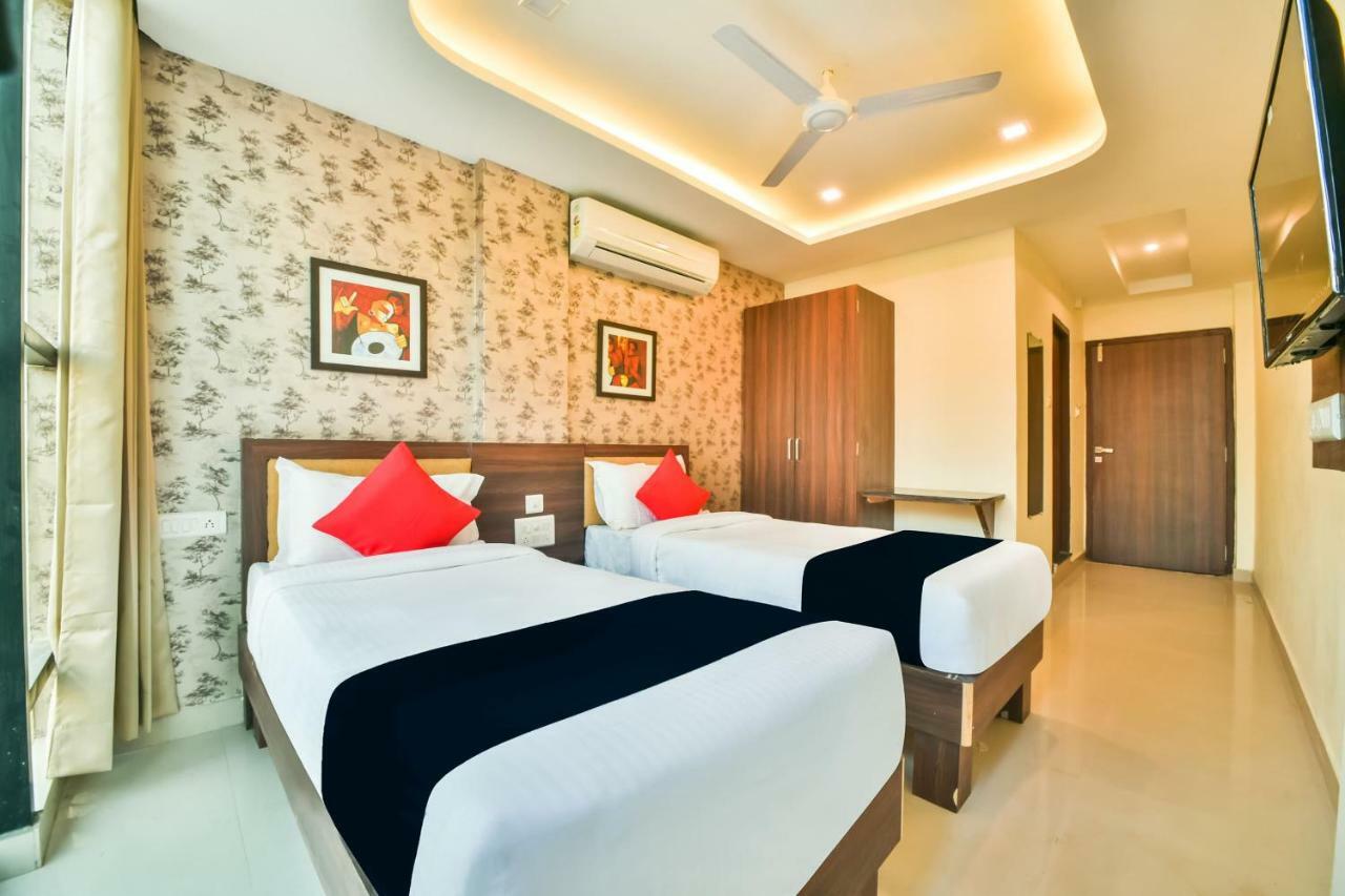 Golden Feather Udaipur Exterior foto