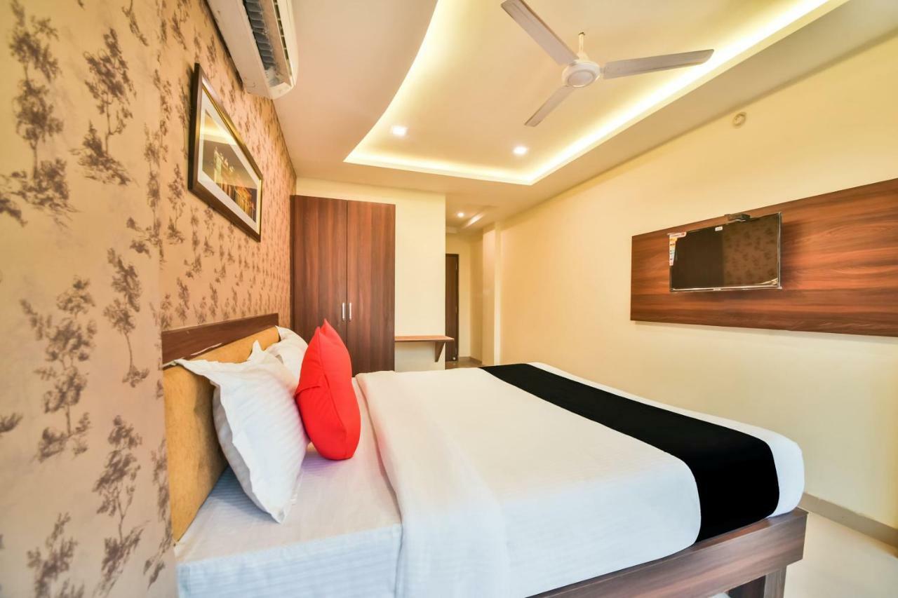Golden Feather Udaipur Exterior foto