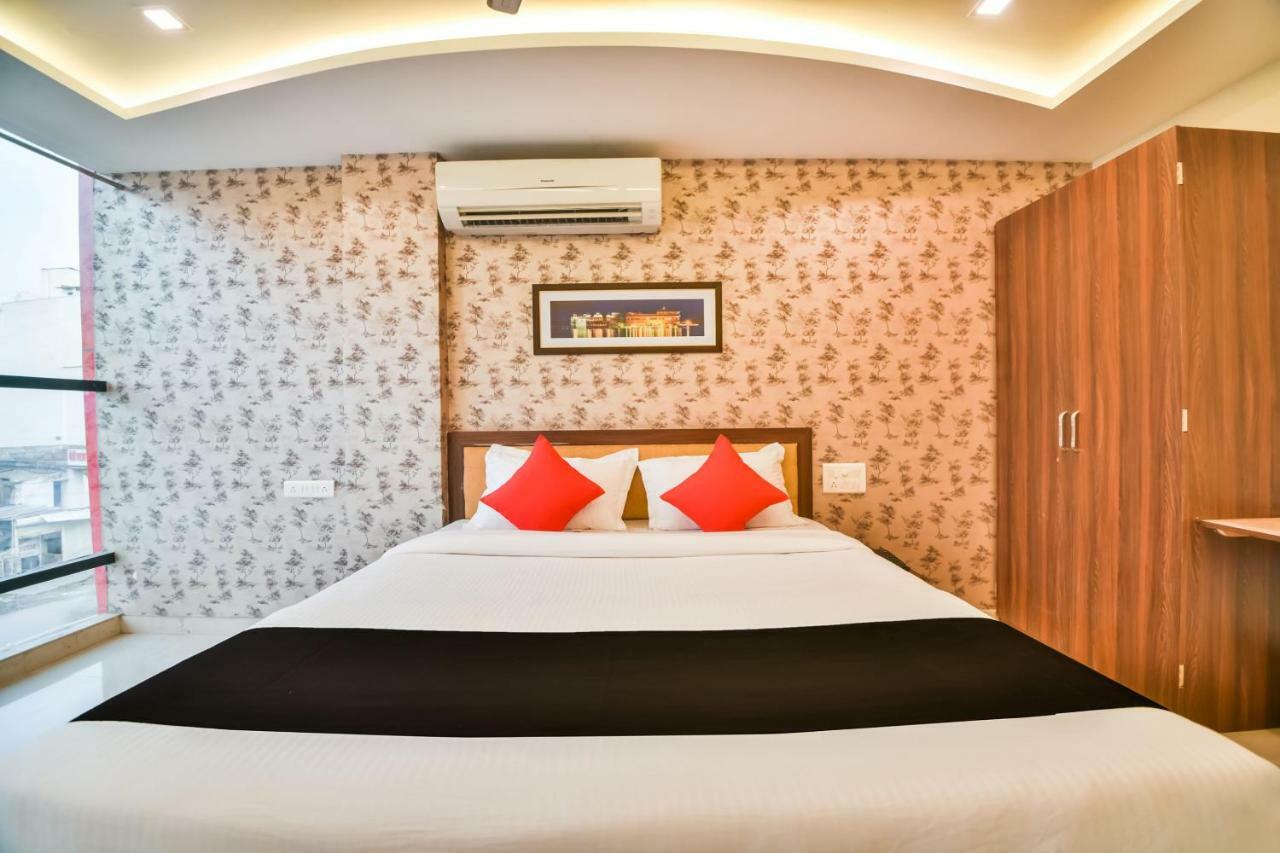 Golden Feather Udaipur Exterior foto